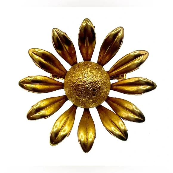 Vintage Gold Tone Floral Flower Daisy Brooch Pin - Picture 5 of 5